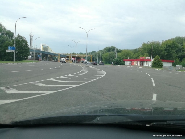 «Очередь часов на 35—40». Водитель прислал видео с польской границы, он простоял там всю ночь «Очередь часов на 35—40». Водитель прислал видео с польской границы, он простоял там всю ночь