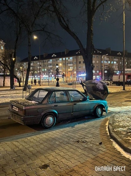Читатель: Сегодня в Бресте на  Гоголя горела BMW
             
                Читатель: Сегодня в Бресте на  Гоголя горела BMW