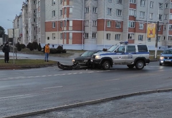 ДТП с участием милицейского автомобиля произошло в Пинске  ДТП с участием милицейского автомобиля произошло в Пинске
