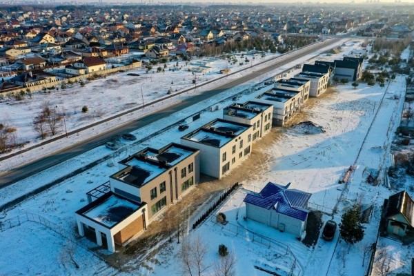 Плоска. Как выглядит район Бреста, где возводят квартал таунхаусов
             
                Плоска. Как выглядит район Бреста, где возводят квартал таунхаусов