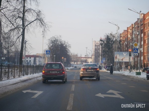 То плюс, то минус, то снова плюс. Почему при перепадах температуры водителю лучше не расслабляться То плюс, то минус, то снова плюс. Почему при перепадах температуры водителю лучше не расслабляться