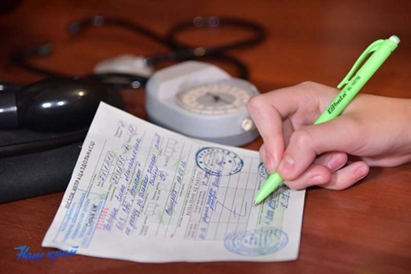 Белоруска принесла на работу больничный, за который ей потом дали штраф 30 базовых Белоруска принесла на работу больничный, за который ей потом дали штраф 30 базовых