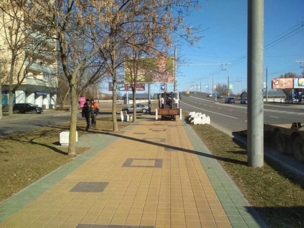 Новые скамейки установлены на проспекте Машерова в Бресте Новые скамейки установлены на проспекте Машерова в Бресте