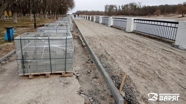 В Пинске реконструируют набережную В Пинске реконструируют набережную