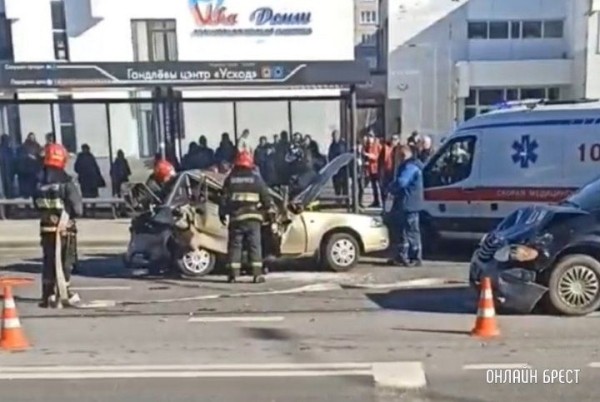 Читатель: В Бресте на Партизанском проспекте произошло серьёзное ДТП
             
                Читатель: В Бресте на Партизанском проспекте произошло серьёзное ДТП
