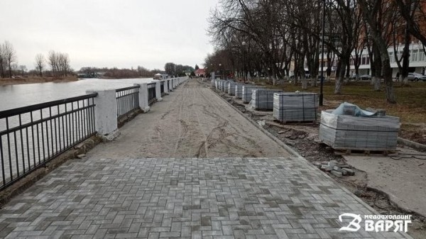 В Пинске реконструируют набережную В Пинске реконструируют набережную