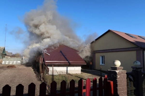 В Дрогичине горел гараж и авто, которое в нем находилось В Дрогичине горел гараж и авто, которое в нем находилось