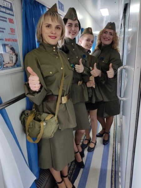 Уникальный Поезд направляется в сторону Бреста. Фоторепортаж Уникальный Поезд направляется в сторону Бреста. Фоторепортаж