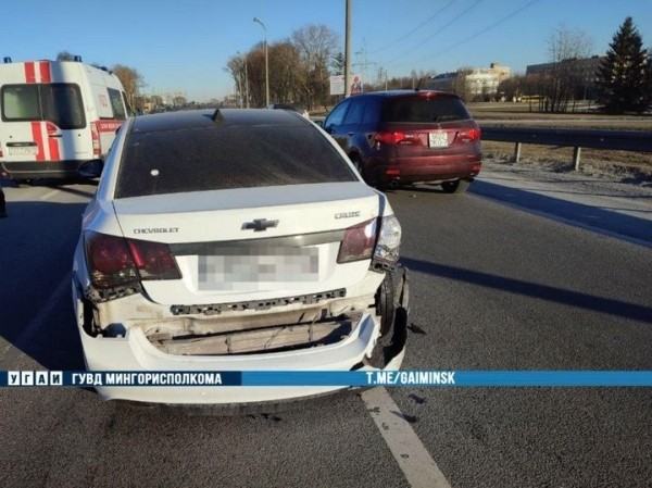 BMW влетел в Chevrolet после странных маневров. Посмотрите видео BMW влетел в Chevrolet после странных маневров. Посмотрите видео