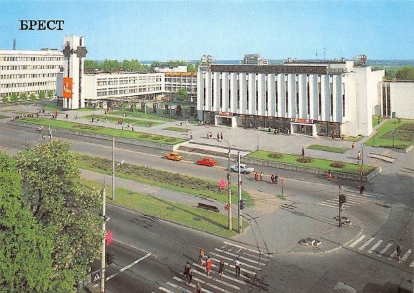 Так выглядел брестский ЦУМ в 1987 году
             
                Так выглядел брестский ЦУМ в 1987 году