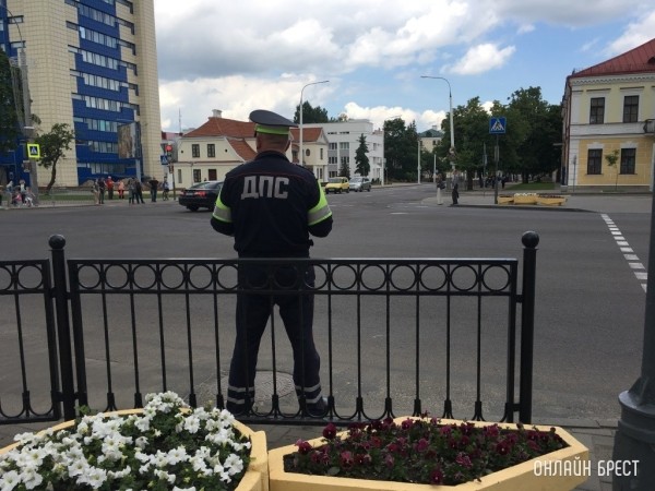 Госавтоинспекция напомнила правила перевозки детей в автомобиле Госавтоинспекция напомнила правила перевозки детей в автомобиле