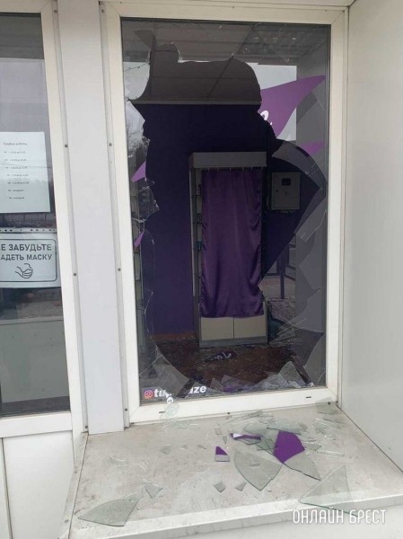 
                Читатель: В Бресте этой ночью ограбили магазин
            