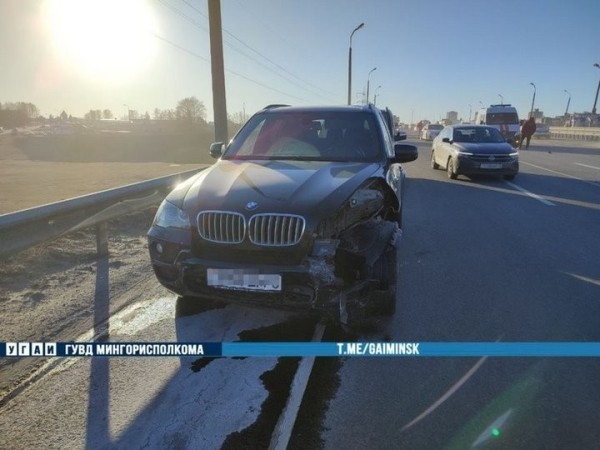 BMW влетел в Chevrolet после странных маневров. Посмотрите видео BMW влетел в Chevrolet после странных маневров. Посмотрите видео