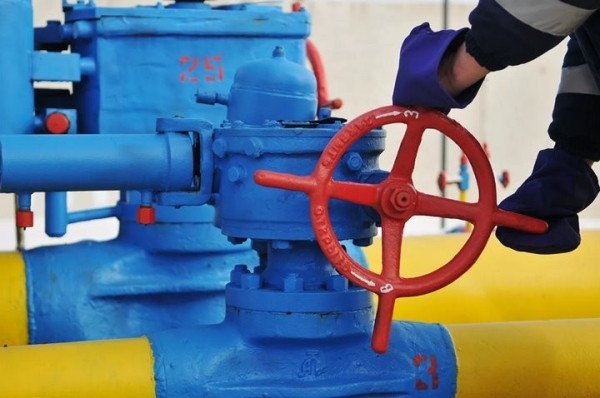 С 1 апреля Россия продает газ в недружественные страны только за рубли. Путин подписал указ С 1 апреля Россия продает газ в недружественные страны только за рубли. Путин подписал указ
