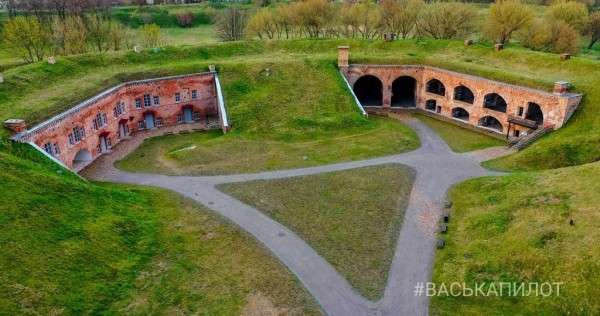 Восточный форт Брестской крепости
             
                Восточный форт Брестской крепости