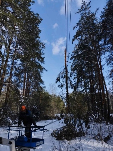 Электроснабжение восстановлено в большинстве пострадавших от непогоды населенных пунктов Брестской области Электроснабжение восстановлено в большинстве пострадавших от непогоды населенных пунктов Брестской области