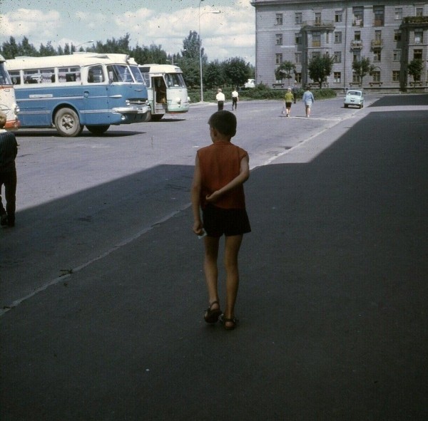 У гостиницы «Буг». Брест, 1968 год
             
                У гостиницы «Буг». Брест, 1968 год