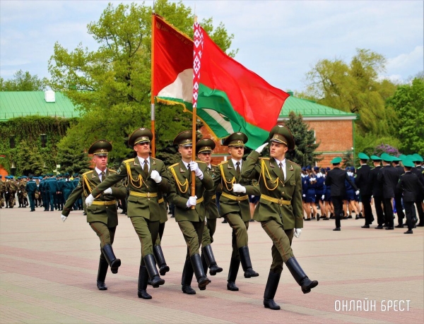 Читатель: Городской смотр строя и песни в Брестской крепости - https://onlinebrest.by/publikacii/chitatel-gorodskoy-smotr-stroya-i-pesni-v-brestskoy-kreposti.html
             
                Читатель: Городской смотр строя и песни в Брестской крепости - https://onlinebrest.by/publikacii/chitatel-gorodskoy-smotr-stroya-i-pesni-v-brestskoy-kreposti.html