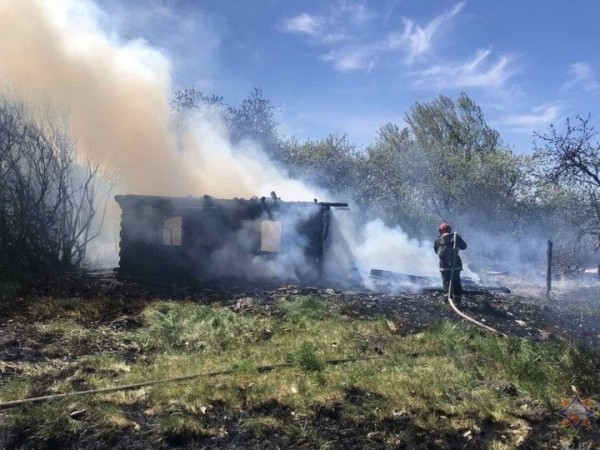 В деревне Пожежин Малоритского района горел нежилой дом В деревне Пожежин Малоритского района горел нежилой дом