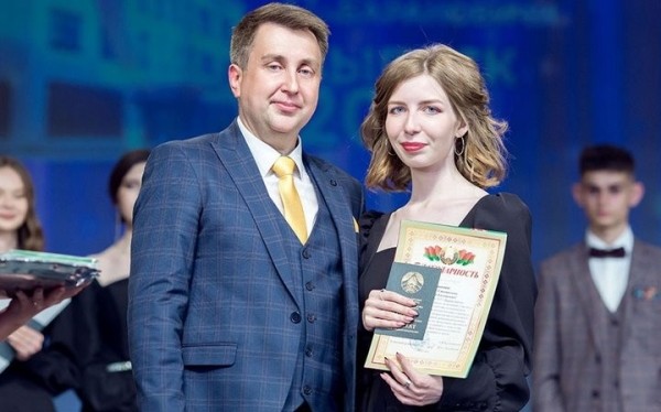 Рискнула и не прогадала: еще одна выпускница из Брестской области сдала ЦТ на 100 баллов Рискнула и не прогадала: еще одна выпускница из Брестской области сдала ЦТ на 100 баллов