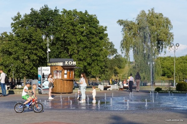 Как выглядит главная набережная Бреста, в реконструкцию которой уже вложили более 9 миллионов рублей. Подробности и много фото Как выглядит главная набережная Бреста, в реконструкцию которой уже вложили более 9 миллионов рублей. Подробности и много фото