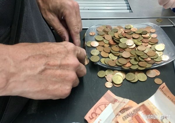Исследование: 2/3 опрошенных белорусов стараются не тратить свободные деньги Исследование: 2/3 опрошенных белорусов стараются не тратить свободные деньги