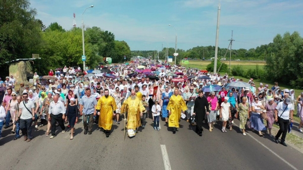 Сегодня в Бресте прошёл Крестный ход к мужскому монастырю
             
                Сегодня в Бресте прошёл Крестный ход к мужскому монастырю