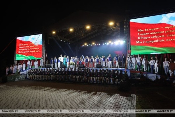 Праздничный салют в Брестской крепости