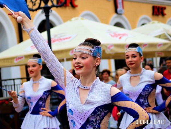 Читатель: Вчера на Советской было красиво
             
                Читатель: Вчера на Советской было красиво