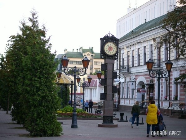 Почему остановились часы на Советской в Бресте Почему остановились часы на Советской в Бресте