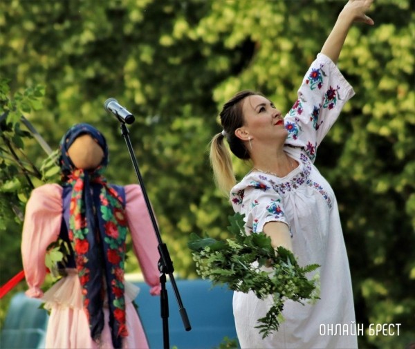 Читатель: Купалье по-малоритски
             
                Читатель: Купалье по-малоритски