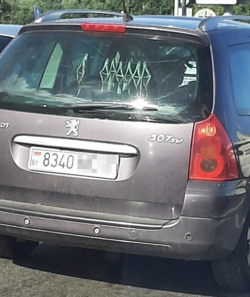А что у этого Peugeot за стеклом? Лайфхак от белоруса по сушке рыбы
             
                А что у этого Peugeot за стеклом? Лайфхак от белоруса по сушке рыбы