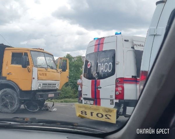 Читатель: В Бресте на Речица женщина попала под машину
             
                Читатель: В Бресте на Речица женщина попала под машину
