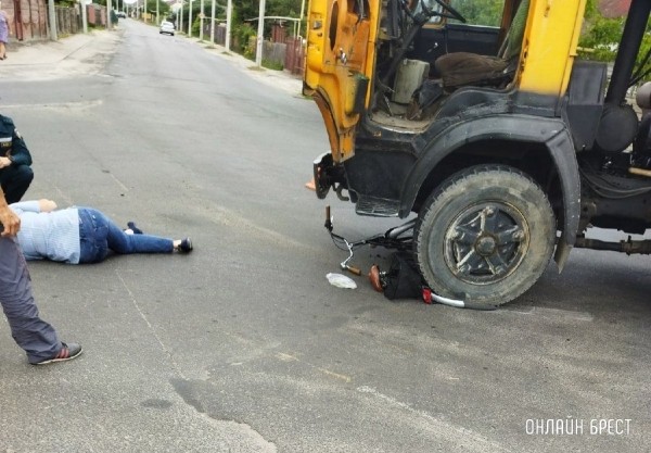 Читатель: В Бресте на Речица женщина попала под машину
             
                Читатель: В Бресте на Речица женщина попала под машину