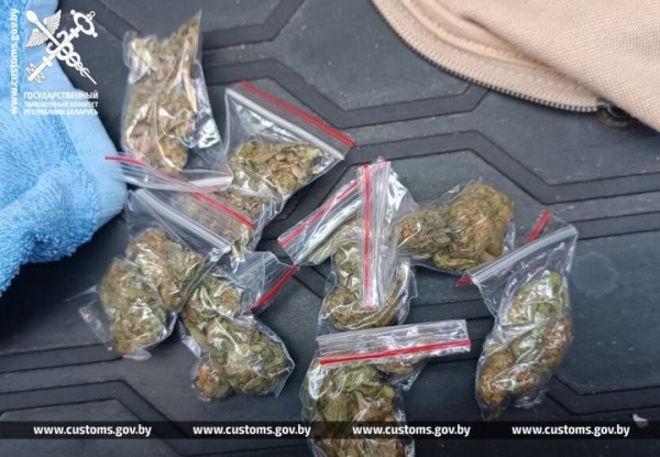 Мужчина закупился в Бресте марихуаной и поехал в Пинске. Подробности Мужчина закупился в Бресте марихуаной и поехал в Пинске. Подробности