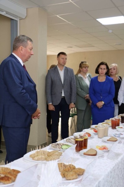 1 сентября: в брестских школах проходят торжественные линейки 1 сентября: в брестских школах проходят торжественные линейки