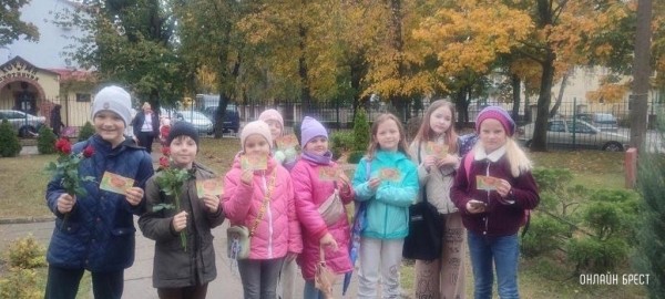 Акция «Осенний день для добрых дел» прошла  в ГУО «Начальная школа №9 г. Бреста»
             
                Акция «Осенний день для добрых дел» прошла  в ГУО «Начальная школа №9 г. Бреста»