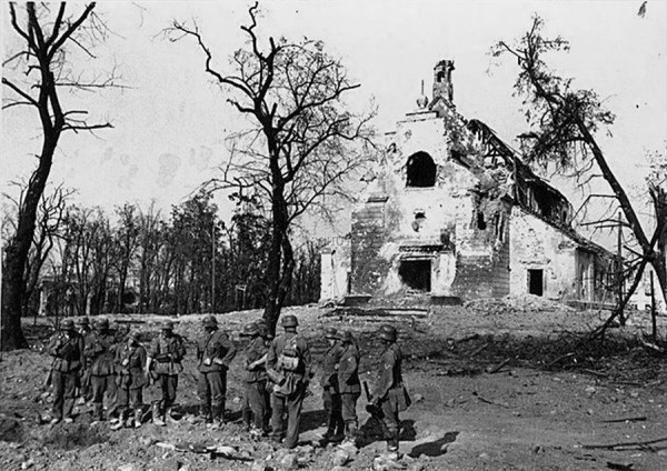 Как было раньше: Брест, вид на Свято-Николаевский гарнизонный собор
             
                Как было раньше: Брест, вид на Свято-Николаевский гарнизонный собор