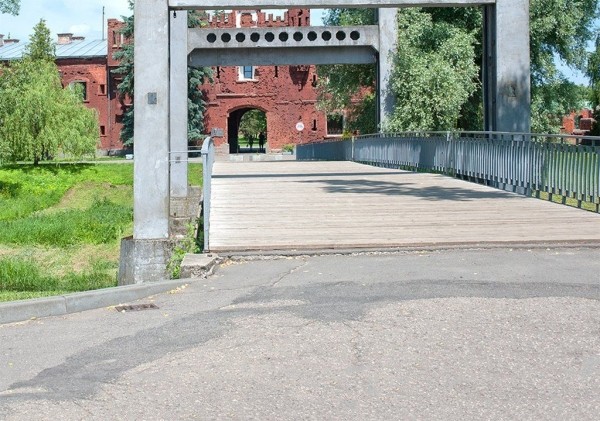 Брестская крепость, вид на Холмские ворота
             
                Брестская крепость, вид на Холмские ворота