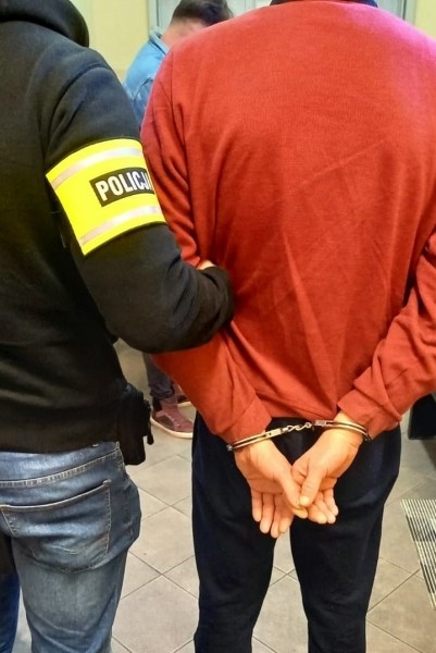 В Польше арестовали мужчину, который украл у соседок 1630 трусов и лифчиков В Польше арестовали мужчину, который украл у соседок 1630 трусов и лифчиков