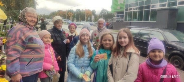 Акция «Осенний день для добрых дел» прошла  в ГУО «Начальная школа №9 г. Бреста»
             
                Акция «Осенний день для добрых дел» прошла  в ГУО «Начальная школа №9 г. Бреста»