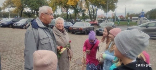 Акция «Осенний день для добрых дел» прошла  в ГУО «Начальная школа №9 г. Бреста»
             
                Акция «Осенний день для добрых дел» прошла  в ГУО «Начальная школа №9 г. Бреста»