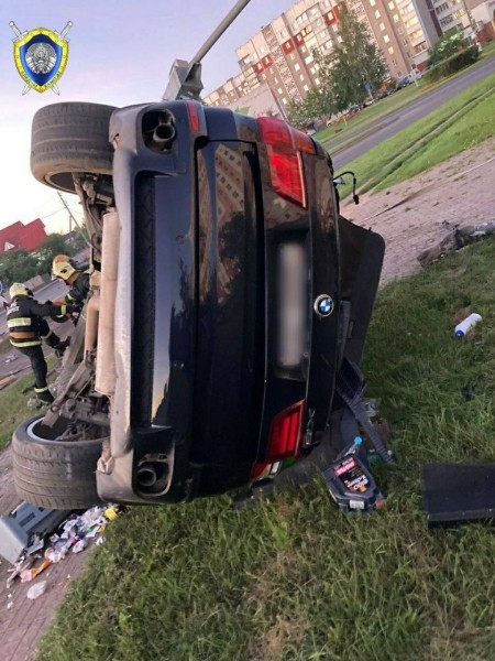 Пьяный водитель BMW разогнался до 146 км/ч и убил пассажира. СК о резонансной аварии BMW X5 в Полоцке Пьяный водитель BMW разогнался до 146 км/ч и убил пассажира. СК о резонансной аварии BMW X5 в Полоцке