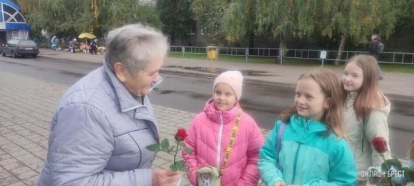 Акция «Осенний день для добрых дел» прошла  в ГУО «Начальная школа №9 г. Бреста»
             
                Акция «Осенний день для добрых дел» прошла  в ГУО «Начальная школа №9 г. Бреста»