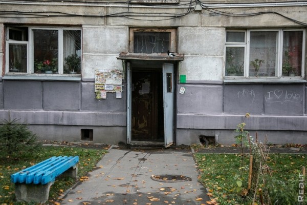 «Соседи и общая кухня − тут не самое страшное». Шокирующий репортаж из одной белорусской коммуналки «Соседи и общая кухня − тут не самое страшное». Шокирующий репортаж из одной белорусской коммуналки