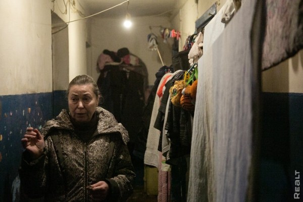 «Соседи и общая кухня − тут не самое страшное». Шокирующий репортаж из одной белорусской коммуналки «Соседи и общая кухня − тут не самое страшное». Шокирующий репортаж из одной белорусской коммуналки