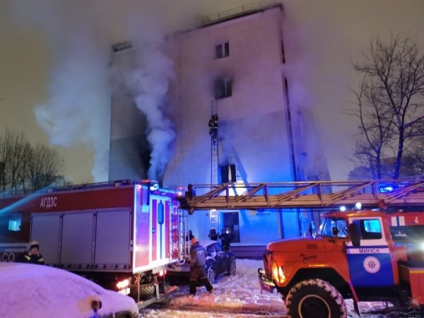 Пожар в пятиэтажке в Минске: погибло 6 человек, более 20 человек спасены Пожар в пятиэтажке в Минске: погибло 6 человек, более 20 человек спасены