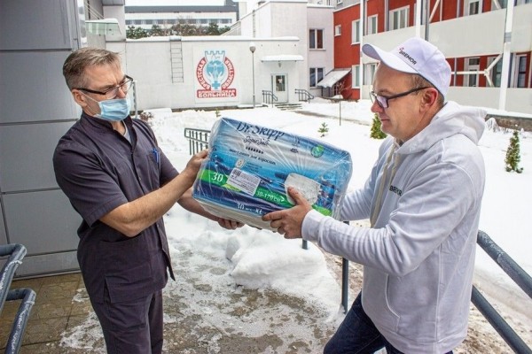 Более 80 000 средств для ухода за пациентами с COVID-19 переданы больнице в Бресте Более 80 000 средств для ухода за пациентами с COVID-19 переданы больнице в Бресте