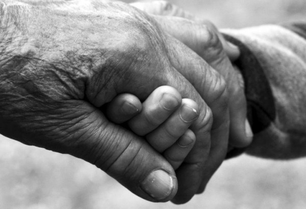 В Испании супружеская пара умерла с разницей в 45 минут после более 50 лет брака В Испании супружеская пара умерла с разницей в 45 минут после более 50 лет брака