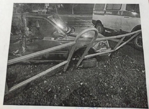 Водитель «скорой» проехал на красный и протаранил автомобиль. Кто виноват?